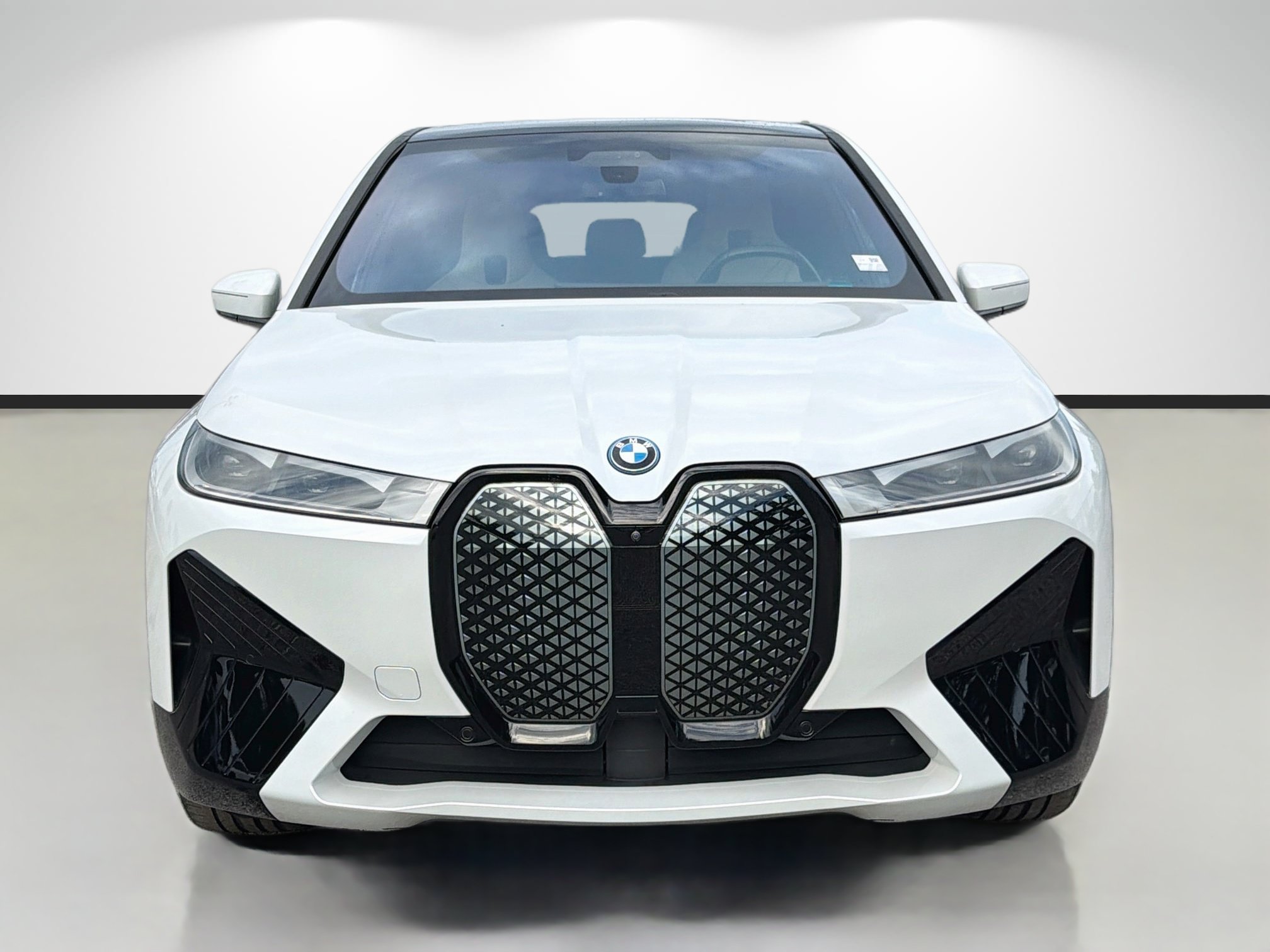 Used 2024 BMW iX xDrive50 w/ Premium Package AWD/4WD image 8