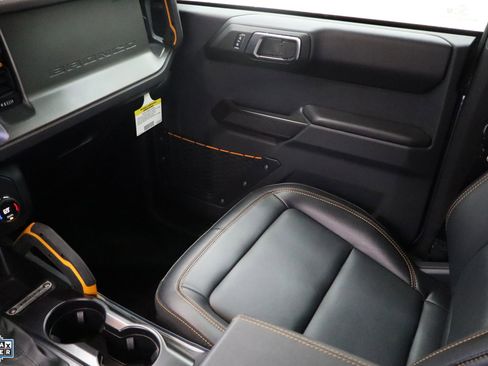Certified 2024 Ford Bronco Badlands image 25