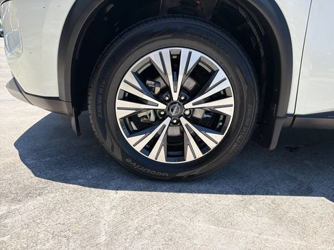 Used 2023 Nissan Rogue SV FWD image 11