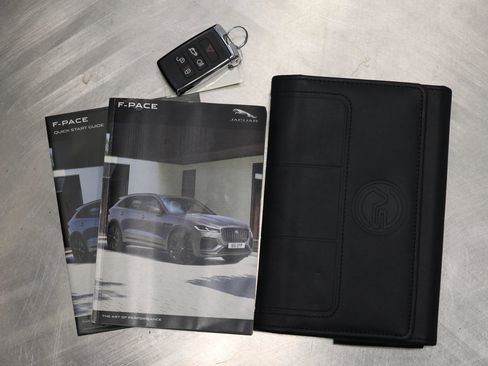 Used 2021 Jaguar F-PACE SVR image 5