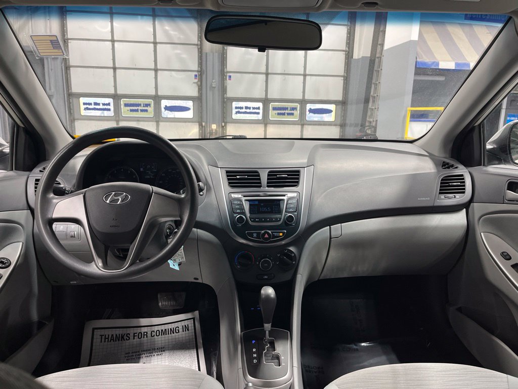 Used 2015 Hyundai Accent GLS FWD image 27