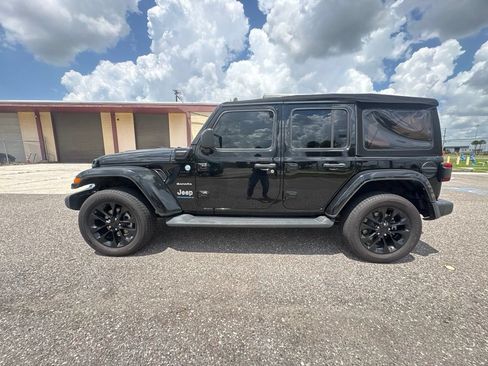 Used 2023 Jeep Wrangler Unlimited Sahara AWD/4WD image 6