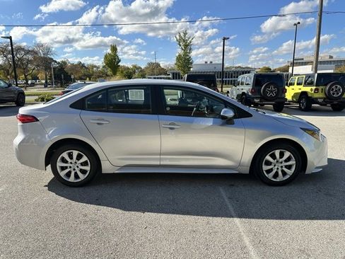 Used 2023 Toyota Corolla LE image 5