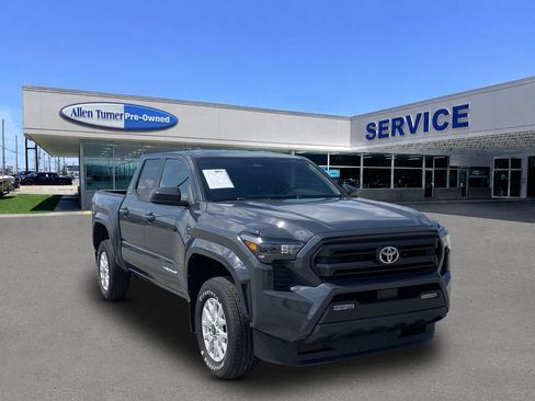 Used 2024 Toyota Tacoma SR5 AWD/4WD image 2