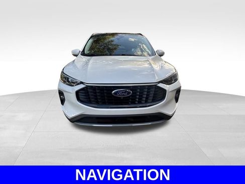 Certified 2024 Ford Escape SE w/ PHEV Premium Package FWD image 10