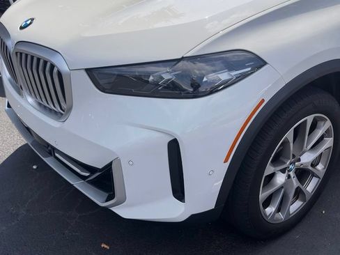 Used 2024 BMW X5 xDrive40i w/ Parking Assistance Package AWD/4WD image 11