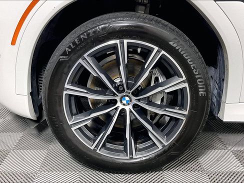 Used 2025 BMW X6 xDrive40i w/ Climate Comfort Package AWD/4WD image 12