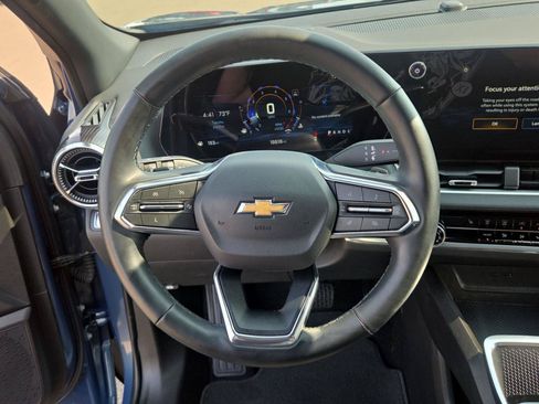 Used 2025 Chevrolet Equinox LT w/ Safety and Technology Package FWD image 23