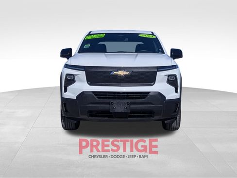 Used 2024 Chevrolet Silverado EV W/T AWD/4WD image 3