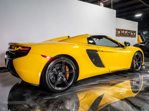 Used 2015 McLaren 650S Spider image 11