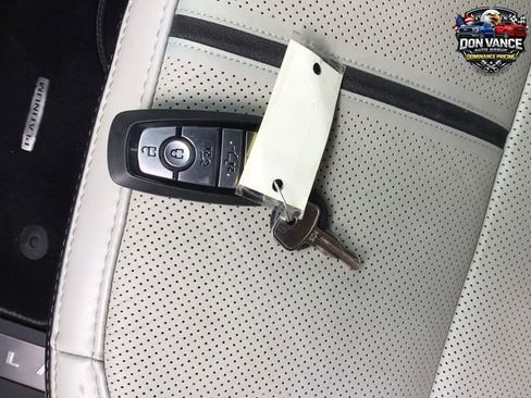 Used 2023 Ford F150 Lightning Platinum image 29