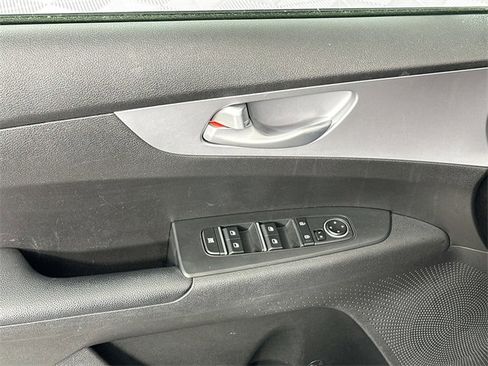 Used 2023 Kia Forte LXS image 22