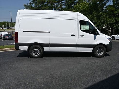 Used 2024 Mercedes-Benz Sprinter 144 Cargo image 3