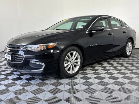 Used 2016 Chevrolet Malibu LT FWD image 2