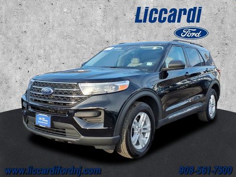 Certified 2022 Ford Explorer XLT w/ Class IV Trailer Tow Package image 3