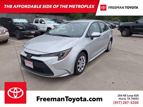 Used 2026 Toyota Corolla LE FWD image 1