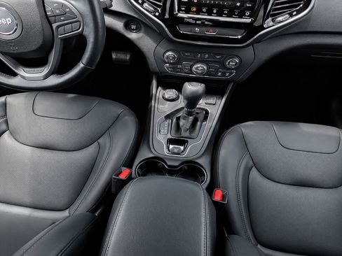 Used 2019 Jeep Cherokee Limited AWD/4WD image 14