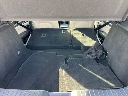 Used 2022 MAZDA MAZDA3 s image 33