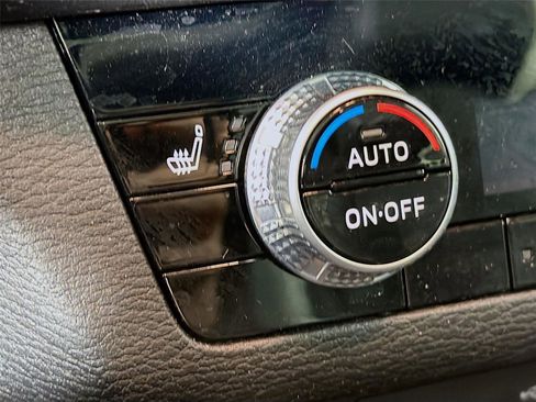 Used 2023 Mitsubishi Outlander SE AWD/4WD image 23