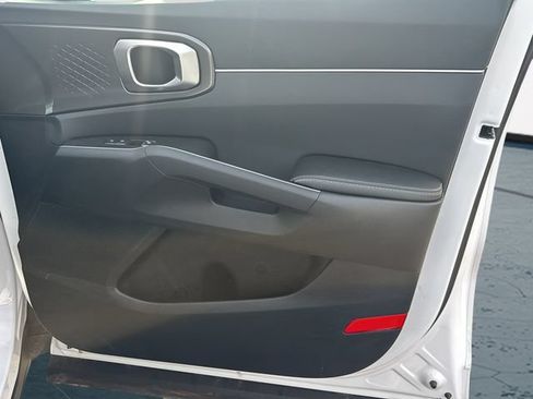 Certified 2026 Kia Sorento LX FWD image 9