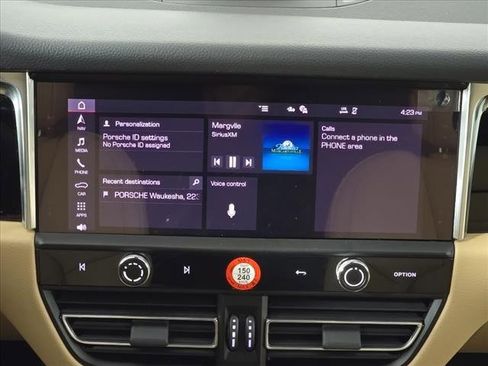 Certified 2025 Porsche Macan image 17