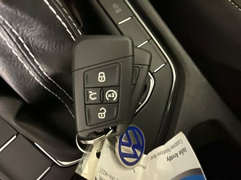 Used 2022 Volkswagen Tiguan SE AWD/4WD image 23