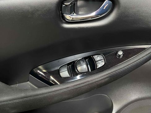 Used 2018 Nissan Leaf SV w/ SV Technology Package FWD image 34