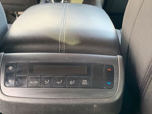 Used 2025 Nissan Pathfinder SV image 27