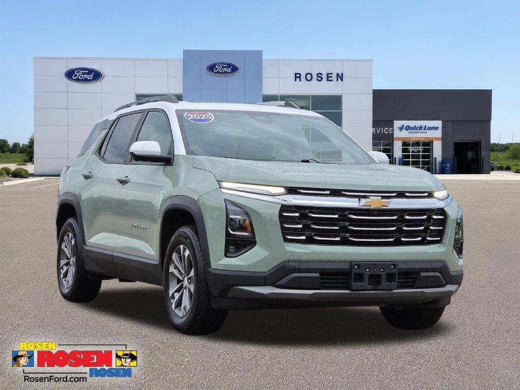 Used 2025 Chevrolet Equinox LT w/ Convenience Package II AWD/4WD image 1