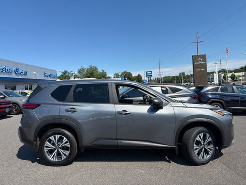 Used 2023 Nissan Rogue SV AWD/4WD image 3
