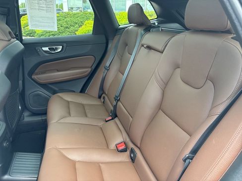 Certified 2024 Volvo XC60 T8 Plus w/ Protection Package Premier AWD/4WD image 31