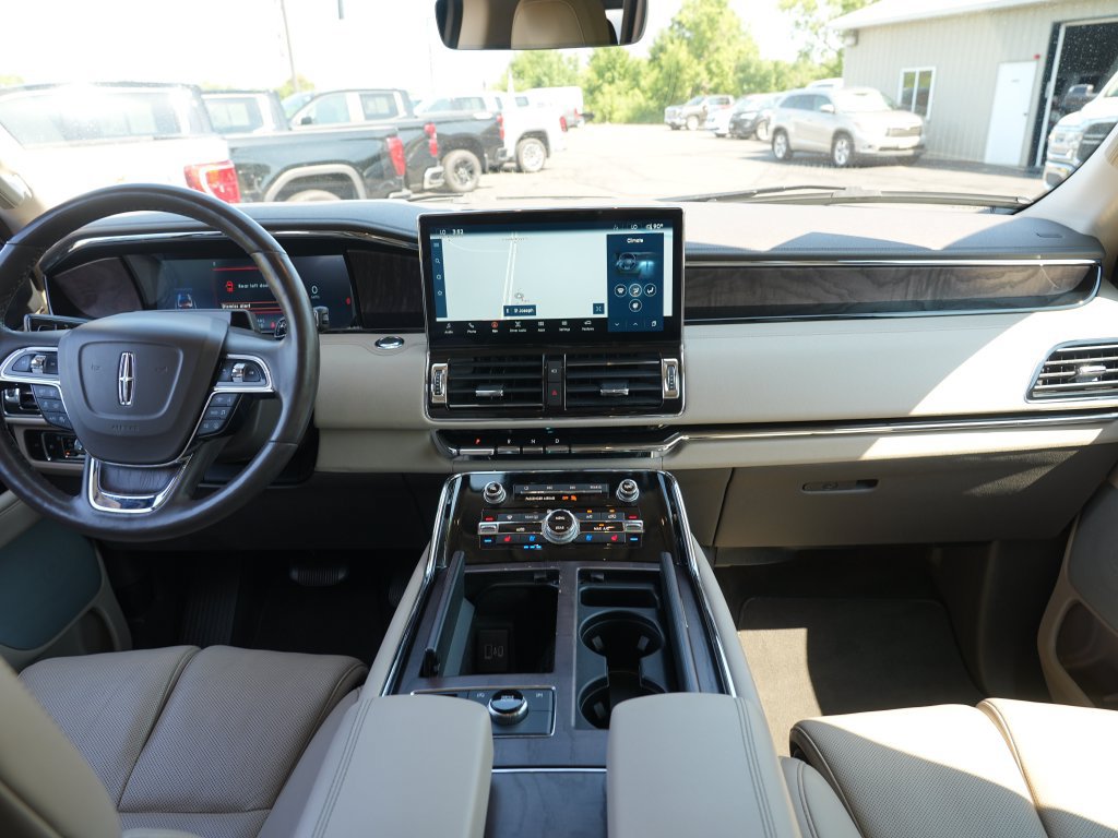 Used 2023 Lincoln Navigator Reserve AWD/4WD image 25