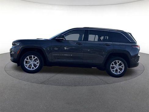 Used 2022 Jeep Grand Cherokee Limited image 2