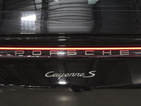 Used 2023 Porsche Cayenne S image 47