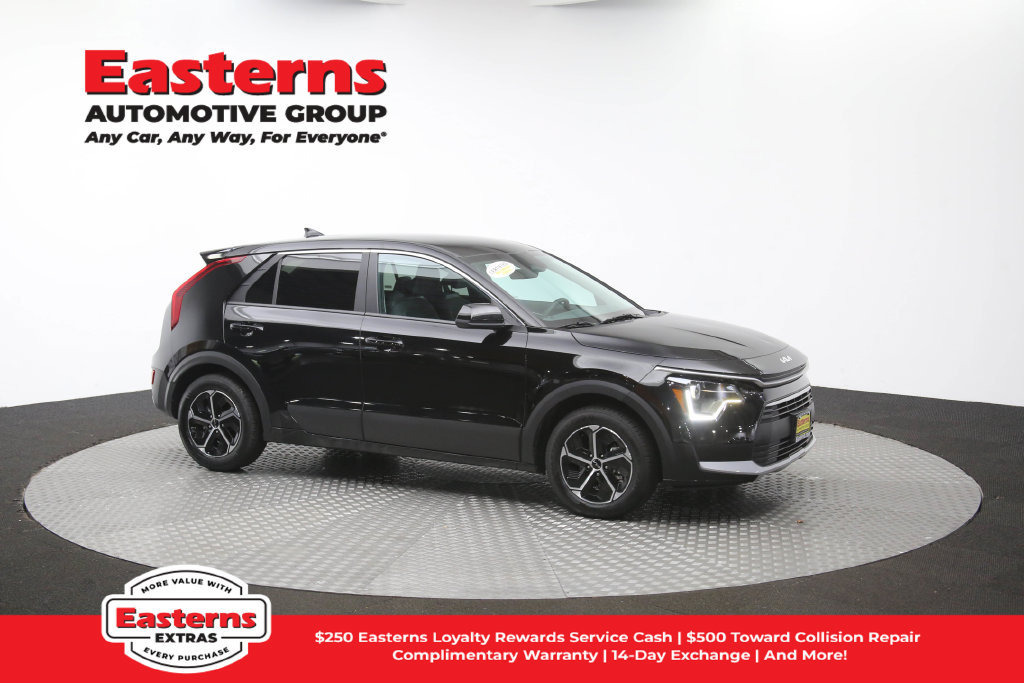 Used 2025 Kia Niro LX FWD image 46