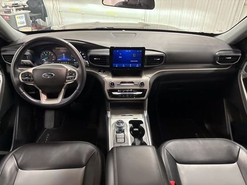 Used 2023 Ford Explorer XLT w/ Equipment Group 202A AWD/4WD image 12