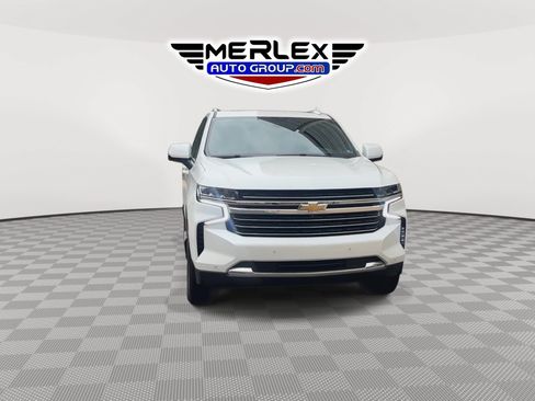 Used 2022 Chevrolet Tahoe LT w/ LT Signature Package AWD/4WD image 3
