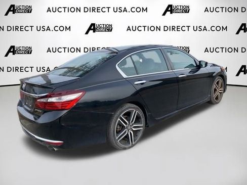 Used 2017 Honda Accord Sport image 12