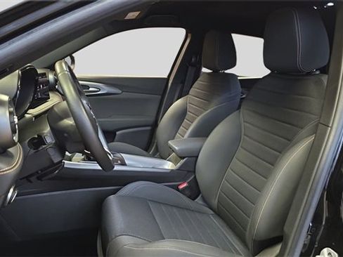 Used 2024 Alfa Romeo Tonale Ti image 11