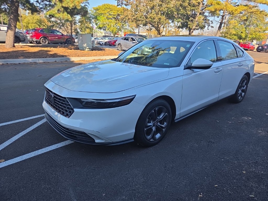 Used 2023 Honda Accord EX image 4