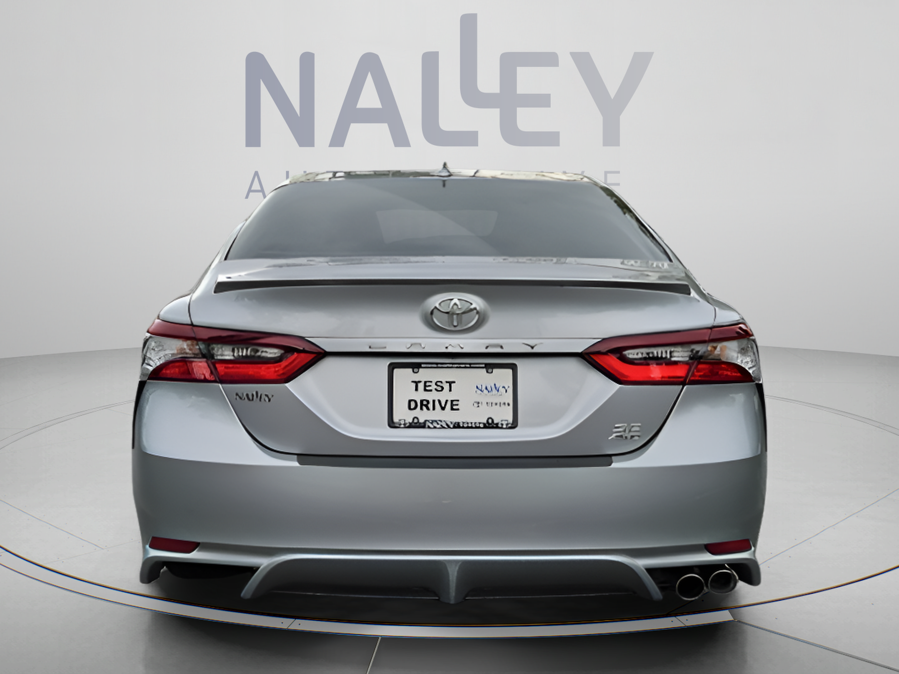 Used 2024 Toyota Camry SE AWD/4WD image 4