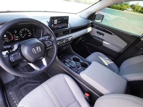 Used 2025 Honda Pilot Touring image 22