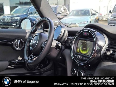 Used 2016 MINI Cooper S image 12