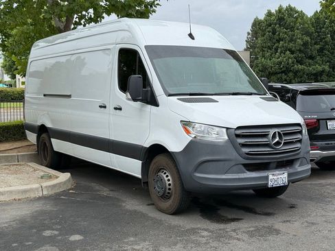 Used 2022 Mercedes-Benz Sprinter 3500 image 1