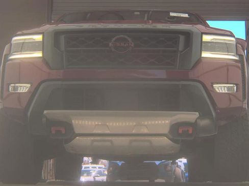 Used 2022 Nissan Frontier PRO-4X w/ Pro-4X Premium Package AWD/4WD image 3
