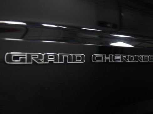 Used 2020 Jeep Grand Cherokee Limited w/ Luxury Group II AWD/4WD image 9