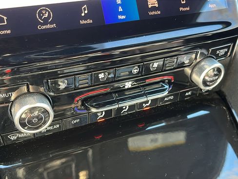 Used 2022 Jeep Grand Cherokee L Overland w/ Luxury Tech Group IV image 20