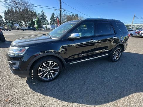 Used 2017 Ford Explorer Platinum image 7