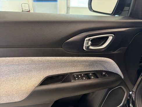 Used 2022 Jeep Compass Latitude w/ Convenience Group image 30