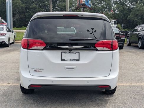 New 2026 Chrysler Voyager LX image 8